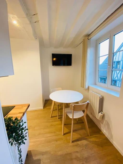 Brume D'Automne Apartment รูออง ภายนอก รูปภาพ